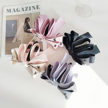 OKBA59100韩国植绒蝴蝶结精致香蕉夹高级感竖夹
标签:香蕉夹||蝴蝶结  布艺