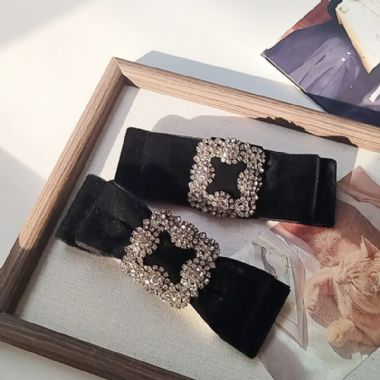 OKBA59171丝绒显气质大气简约贵妇贵气钻蝴蝶结弹夹
标签:弹夹||蝴蝶结  布艺