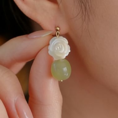 59485白蝶贝925银针天然石新中式国风灵动耳钉
标签:耳钉式||国风、新中式  花  贝壳